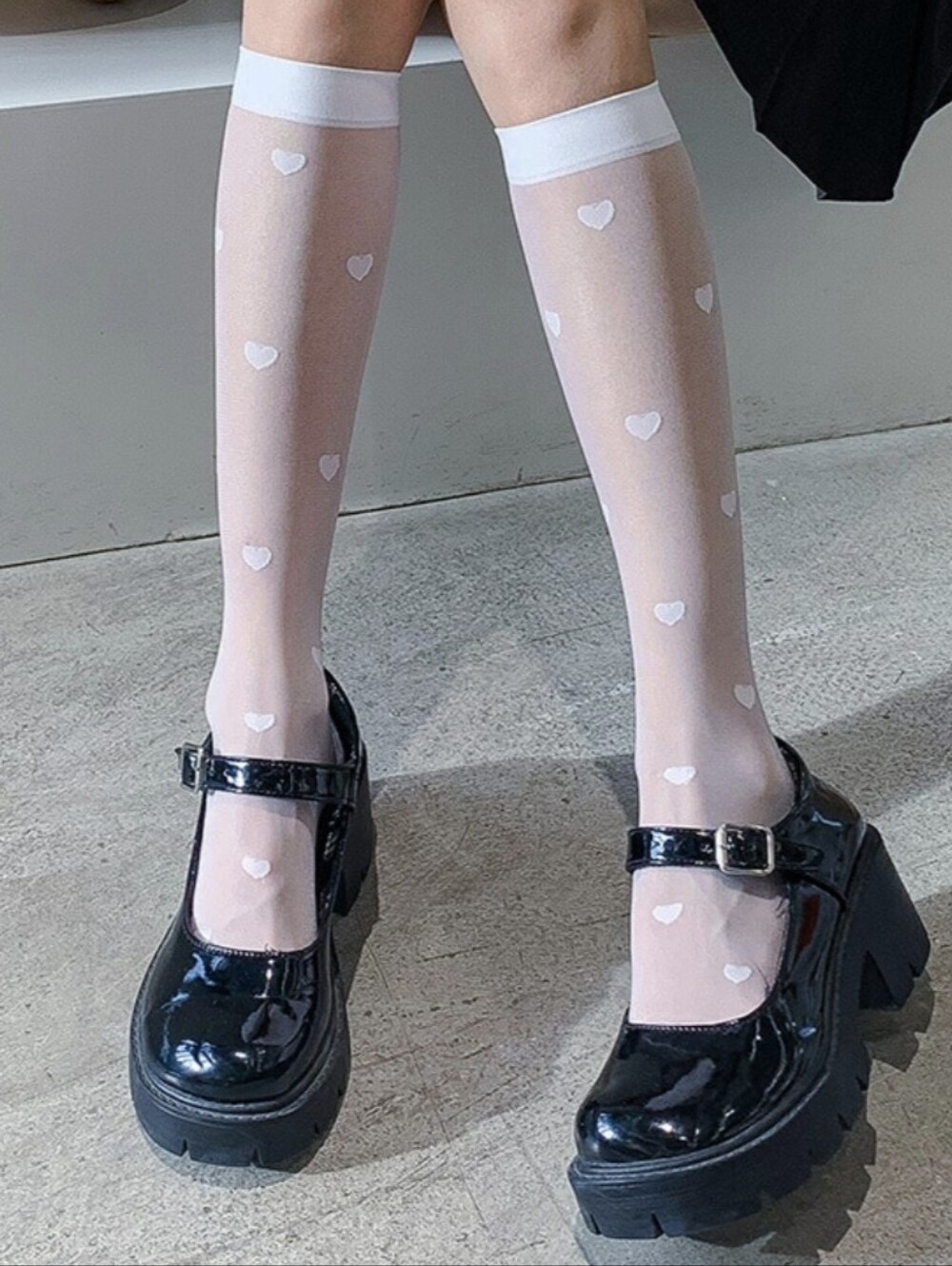 Sheer Knee-High Heart Pattern Socks - White